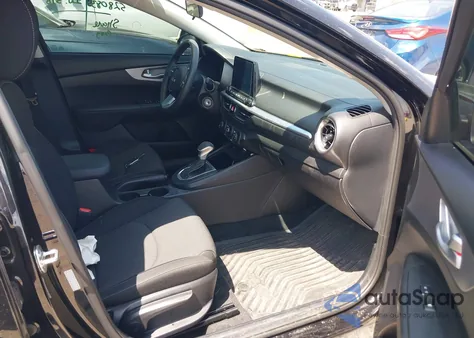 2022 Kia Forte Lxs z USA, uszkodzony, nr VIN 3KPF24AD9NE471835